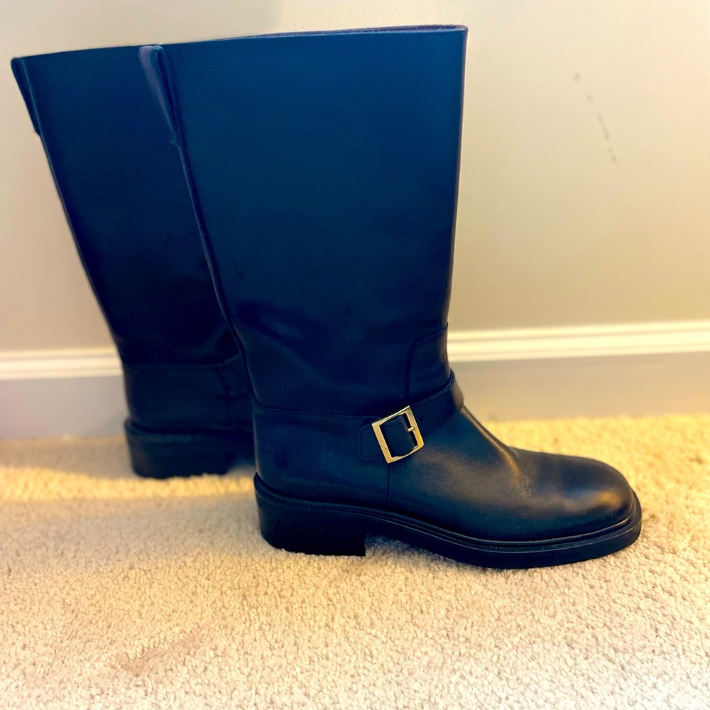 Gucci black leather riding boots